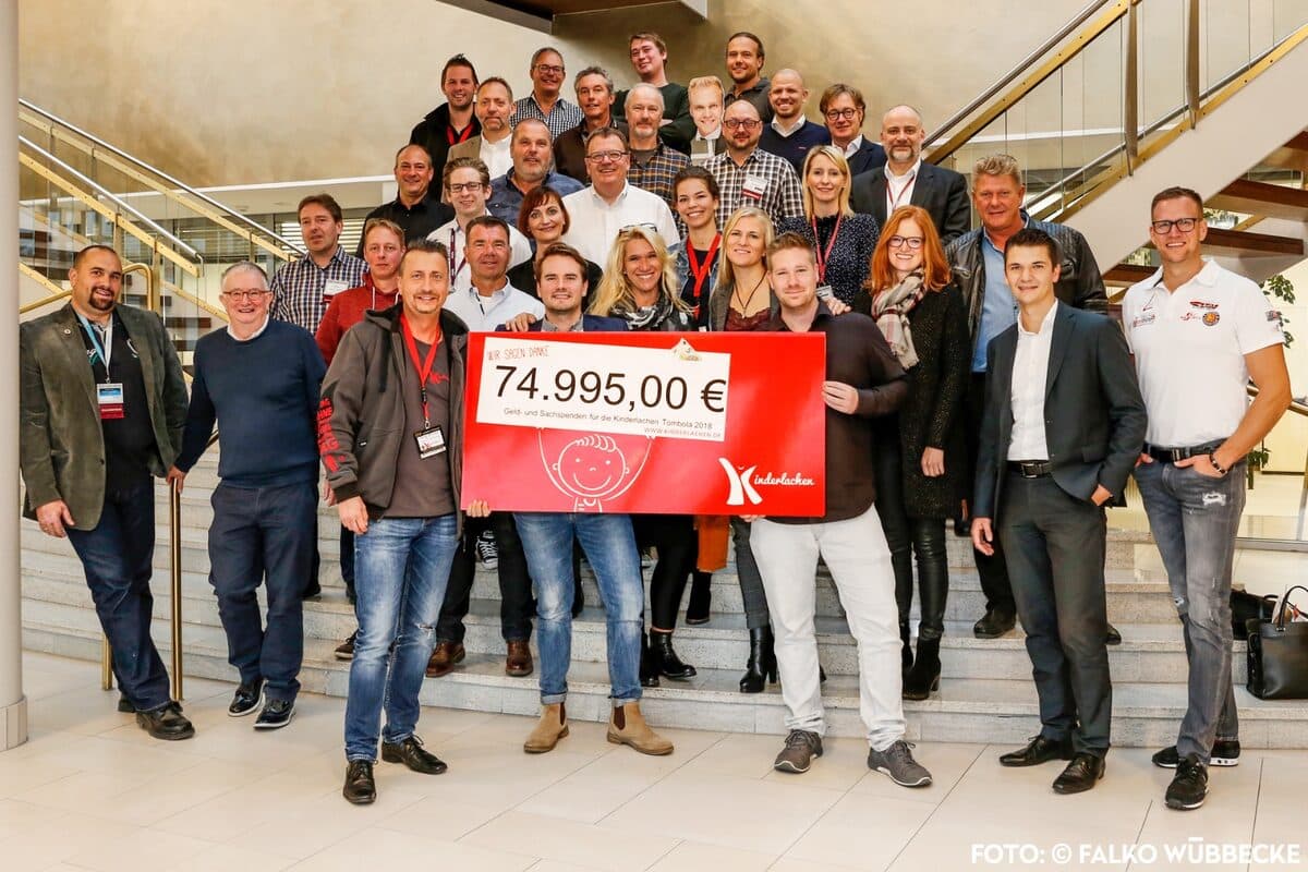 Spendenübergabe des BNI Chapter Phönix Dortmund an Kinderlachen e. V. im Jahr 2018: 74.995 €
